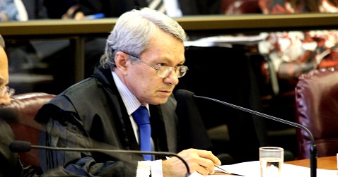 O relator do processo, conselheiro José Alves Viana (Foto: Karina Camargos Coutinho)